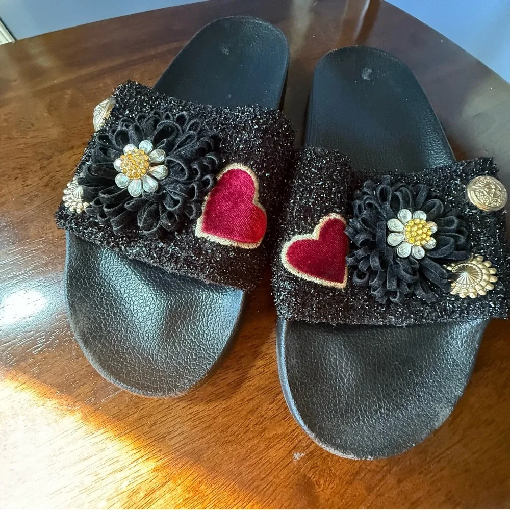 Size 10 women's sandals embellished pendants floral rhinestones, velvet heart - Picture 12 of 13